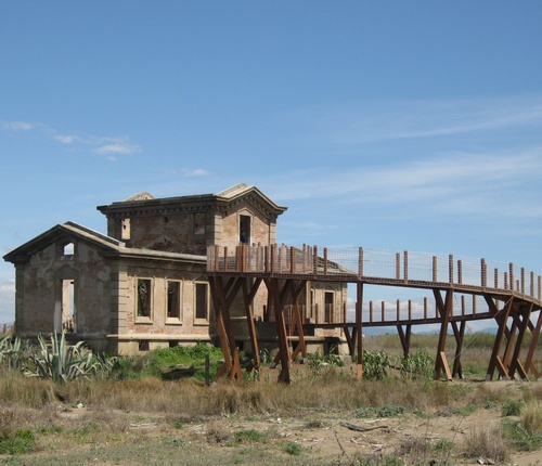 Delta de Llobregat: Caserna de Carrabiners i el Sem&agrave;for